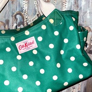 ⚪️ 🟢 • 🤍 Cath Kidston x London 🤍 • 🟢🤍🟢
